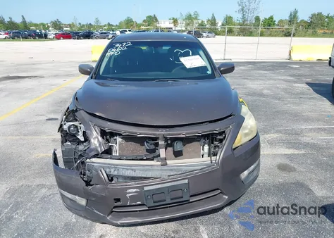 2015 Nissan Altima 2.5/2.5 S/2.5 Sl/2.5 Sv z USA, uszkodzony, nr VIN 1N4AL3AP2FC183472